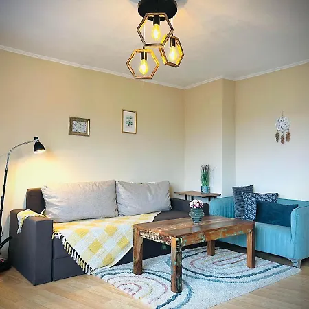 The Guest House-amazing View, Location, Entire House וליקו טורנובו