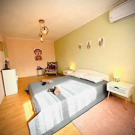 The Guest House-amazing View, Location, Entire House וליקו טורנובו