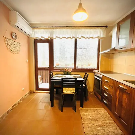 The Guest House-amazing View, Location, Entire House Appartamento