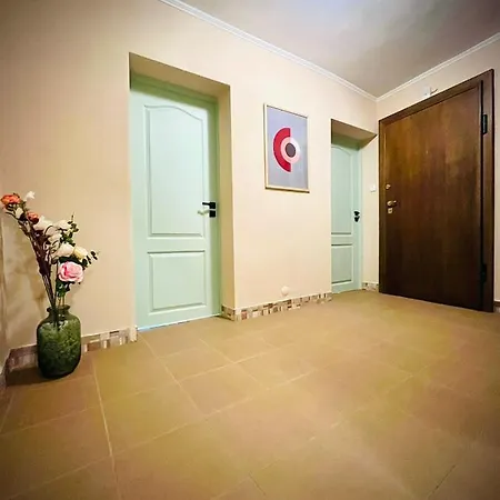 The Guest House-amazing View, Location, Entire House Appartamento