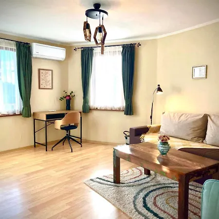 The Guest House-amazing View, Location, Entire House