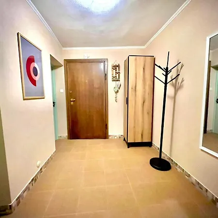 The Guest House-amazing View, Location, Entire House * Veliko Tárnovo