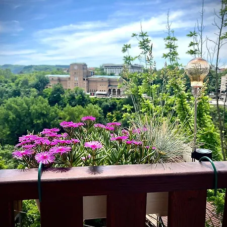 Apartamento The Guest House-amazing View, Location, Entire House *